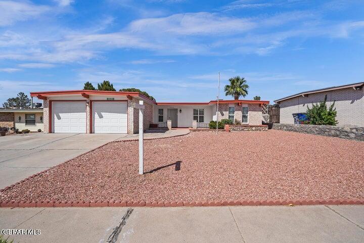Primary Photo - 10401 Kinross Ave