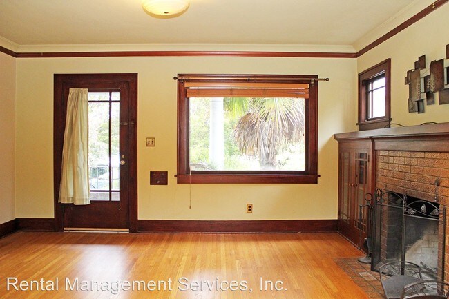 Foto del edificio - 734-736 NE 19th Ave