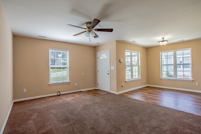 Foto del edificio - 3 Bedroom 2 Bathroom Home in Taylors!