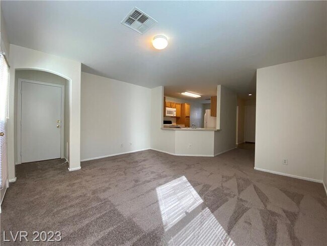 Building Photo - 9279 Onesto Ave