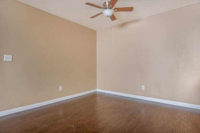 Foto del edificio - 5141 S Lindell Rd