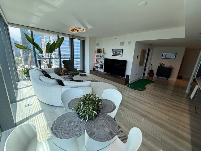 Foto del edificio - 1451 Brickell Ave