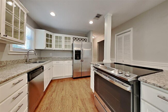 Building Photo - 14 N Waxberry Rd