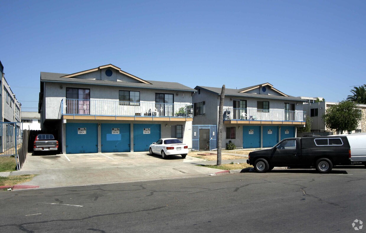 Building Photo - 4067 Van Dyke Ave