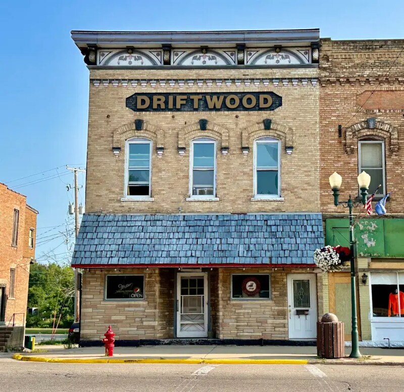 Primary Photo - 209 Broadway St