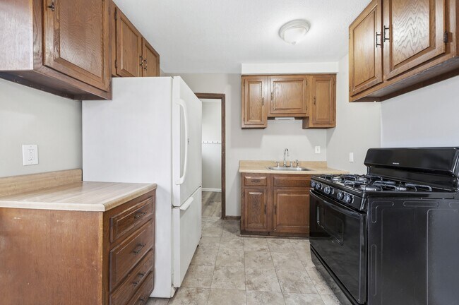 Foto del edificio - 8048 Timken Ave