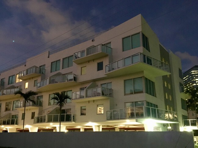 Building Photo - 1650 Brickell Ave