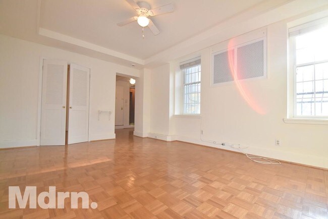 Building Photo - 1 bedroom with private outdoor space