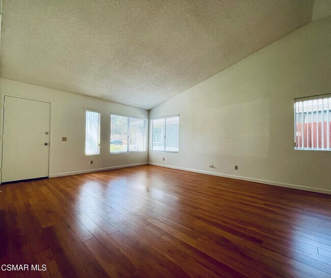 Building Photo - 6376 Calle Bodega