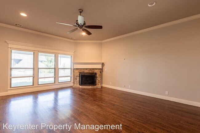 Foto del edificio - 5 br, 4 bath House - 12922 S 2nd St