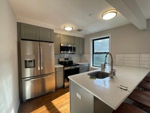 Building Photo - 3592 Greystone Ave