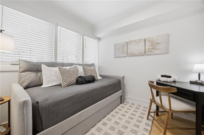 Foto del edificio - 436 Markham St SW