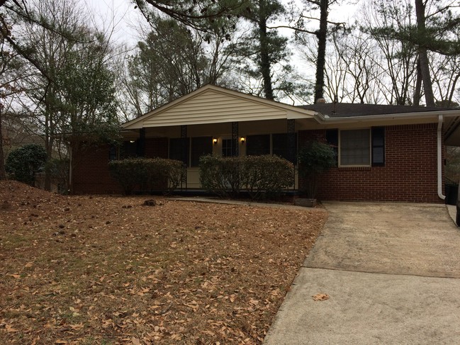 Building Photo - 911 Verona Dr