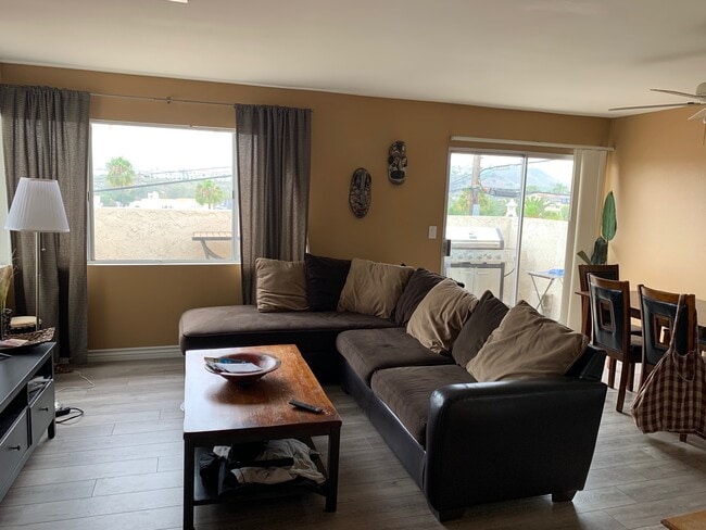 Foto del edificio - 1417 Calle Mirador