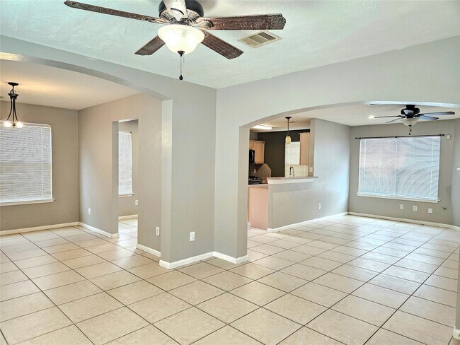 Foto del edificio - 18930 Larkspur Hills Dr