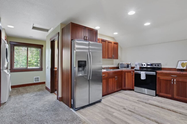 Building Photo - 712 Broken Rein Rd