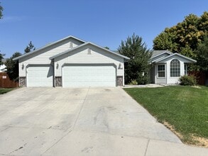 Building Photo - 2260 N Baywing Hawk Pl