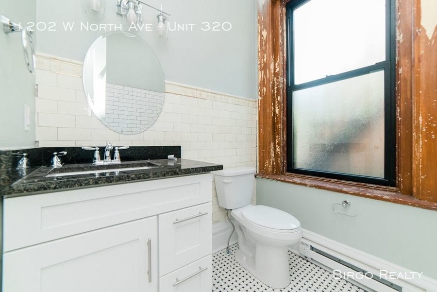 Primary Photo - 1202 W North Ave