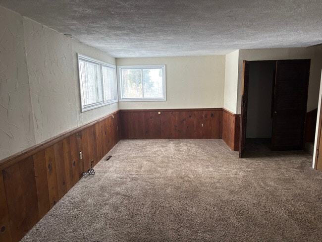 Building Photo - 10500 E Traverse Hwy