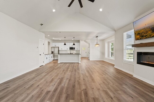 Building Photo - 853 Cypress Ln