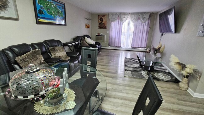 Foto del edificio - 2310 Cromwell Hills Dr