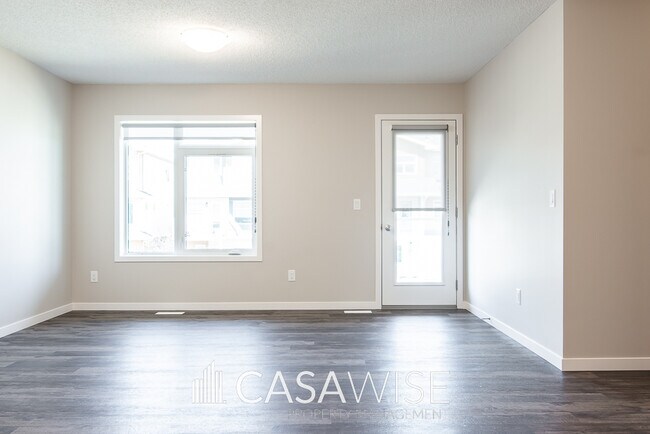 Photo du bâtiment - 17217-1729A 9A Ave SW