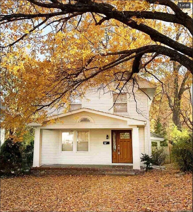 1631 Osage St, Manhattan, KS 66502