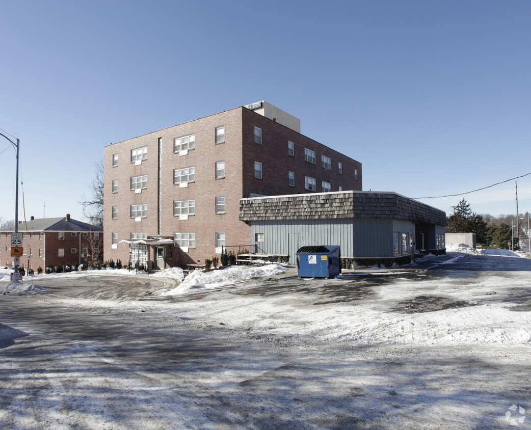 Building Photo - Western Hills Plaza Apartments