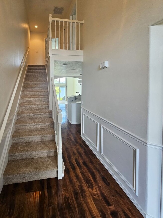 Building Photo - 306 Crystal Springs Ln N