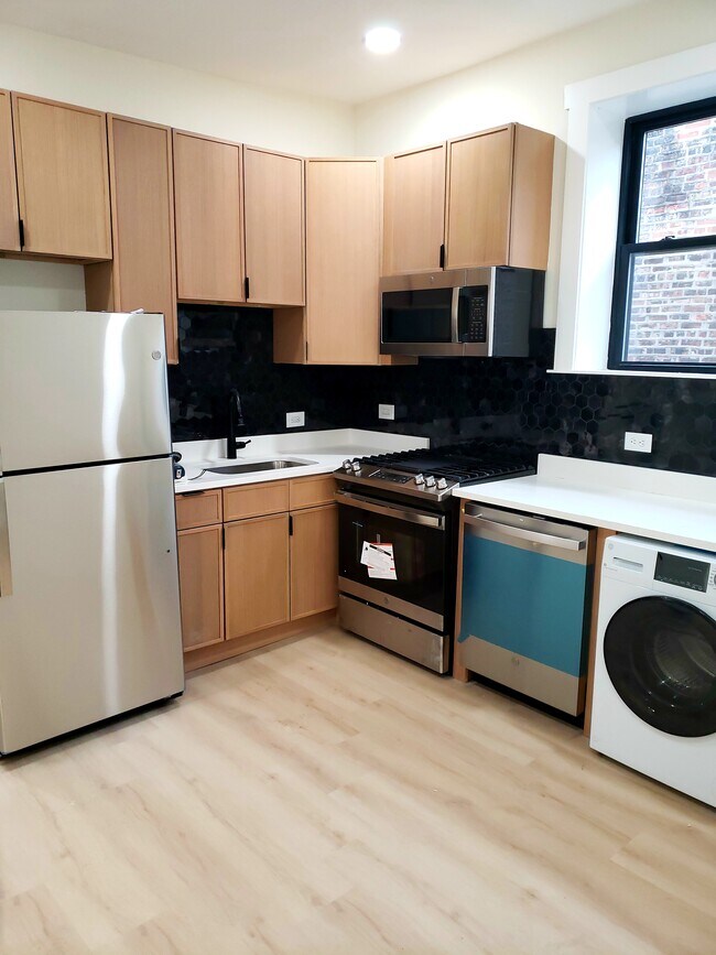 Foto del edificio - 944 N Damen Ave