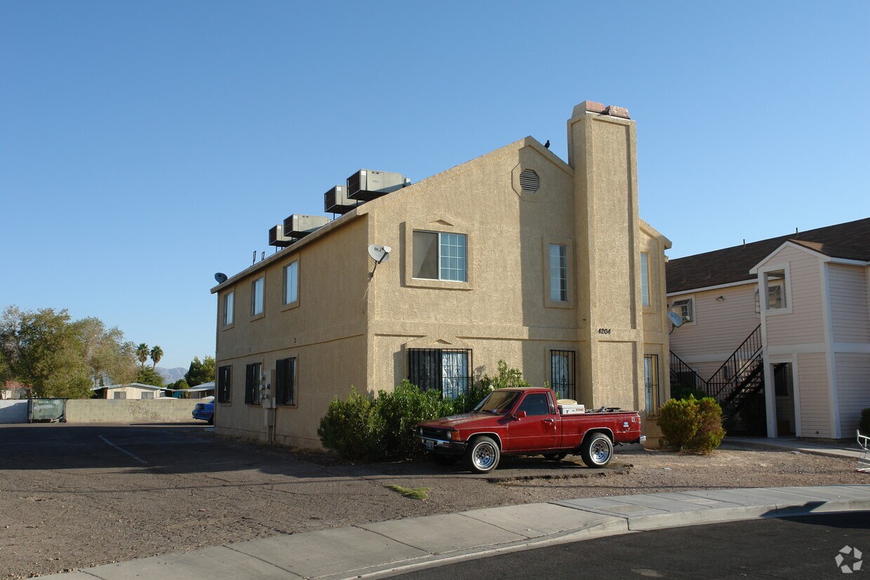 Building Photo - Village At Washington