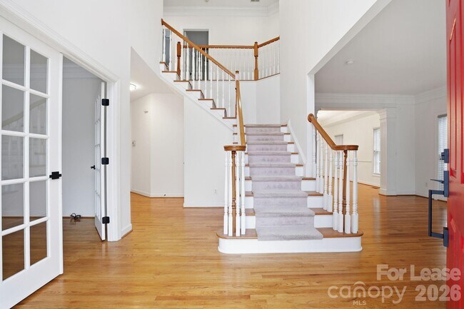 Foto del edificio - 1425 Bristol Pl Ct