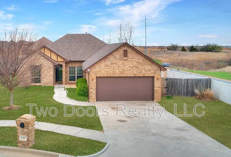 Primary Photo - 19217 Grassmere Way