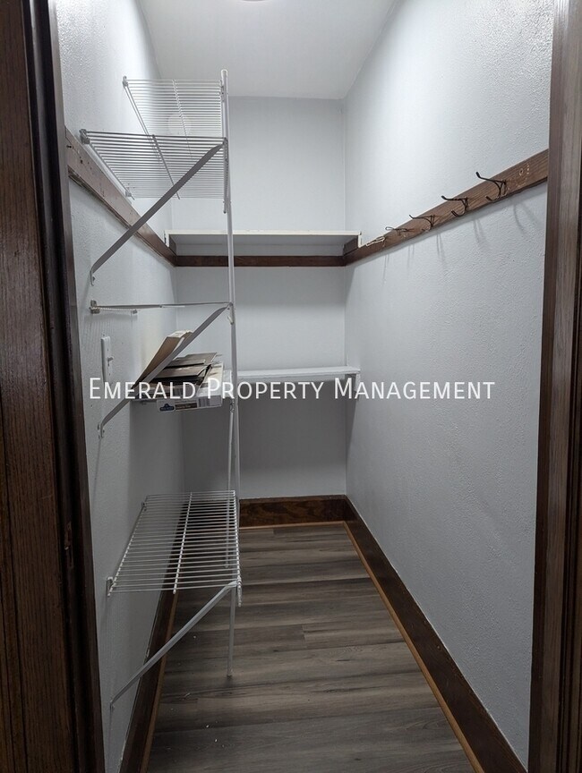 Foto del edificio - 1331 Evelyn St