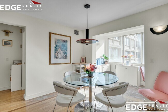 Foto del edificio - 1802 Beacon St