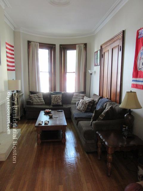 Building Photo - 343 K St