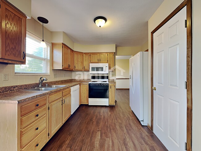 Foto del edificio - 5017 Open Meadow Dr