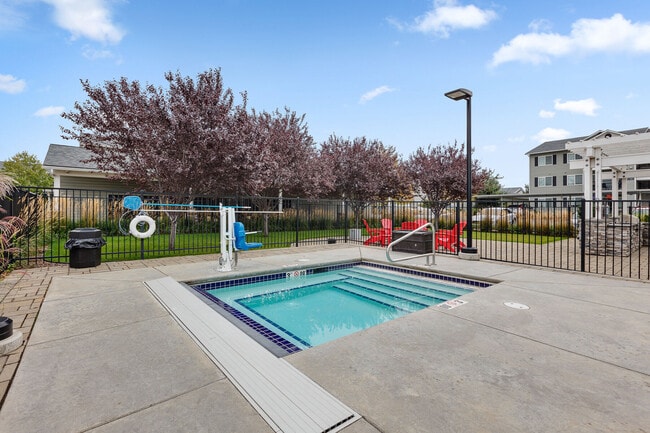 Building Photo - Trillium