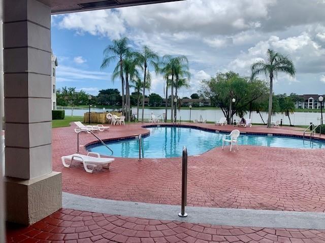 Foto principal - 2861 N Oakland Forest Dr