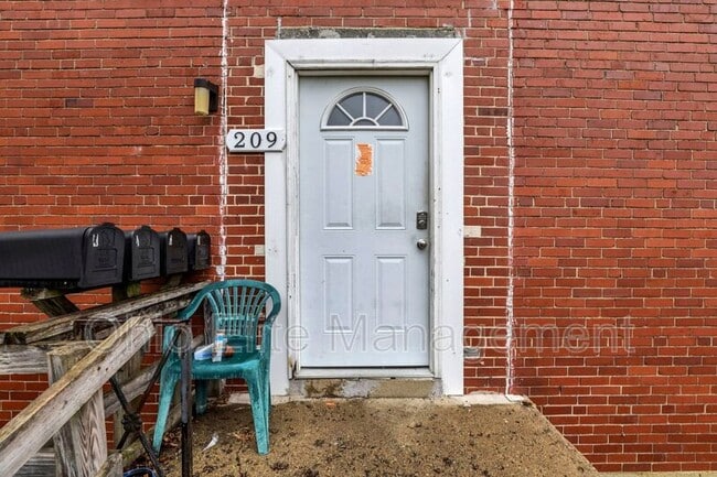 Building Photo - 209 N James Rd