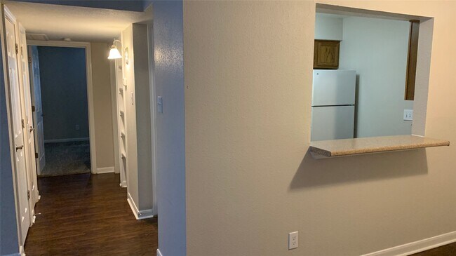 Building Photo - 7315 Brompton St