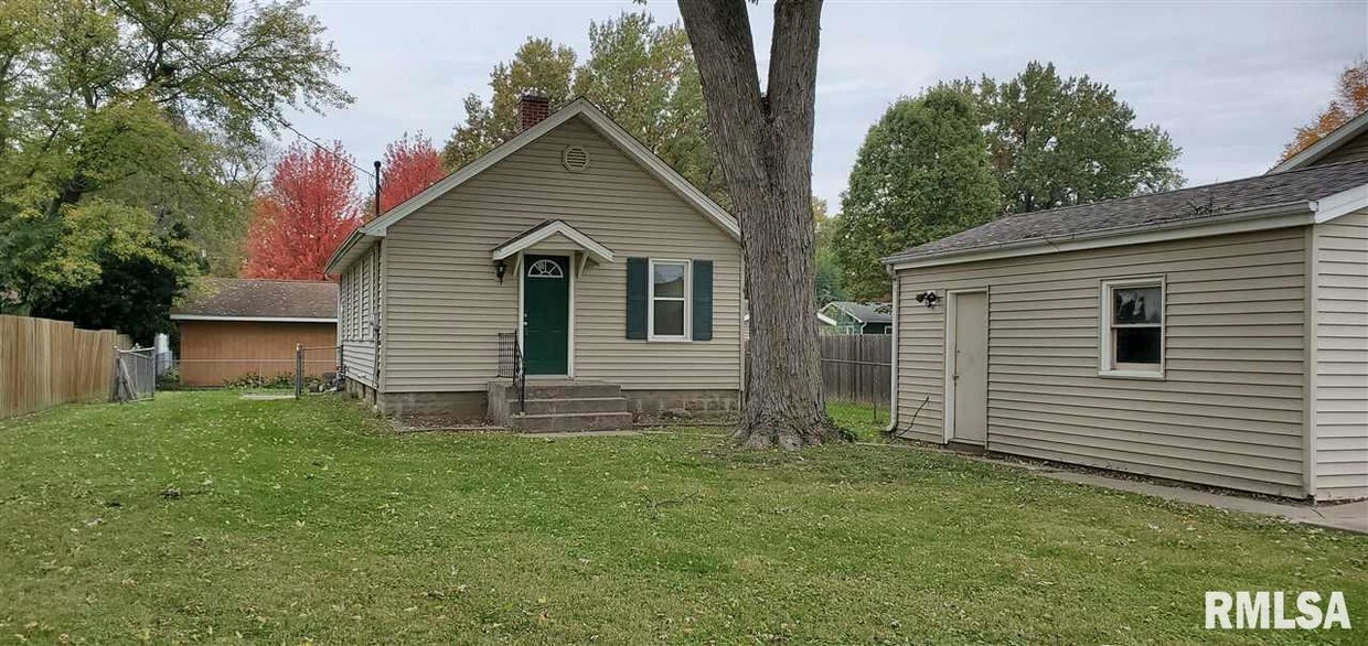 3215 40th St, Moline, IL 61265 House Rental in Moline, IL
