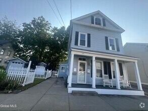 Building Photo - 191 Elm St