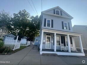 Building Photo - 191 Elm St