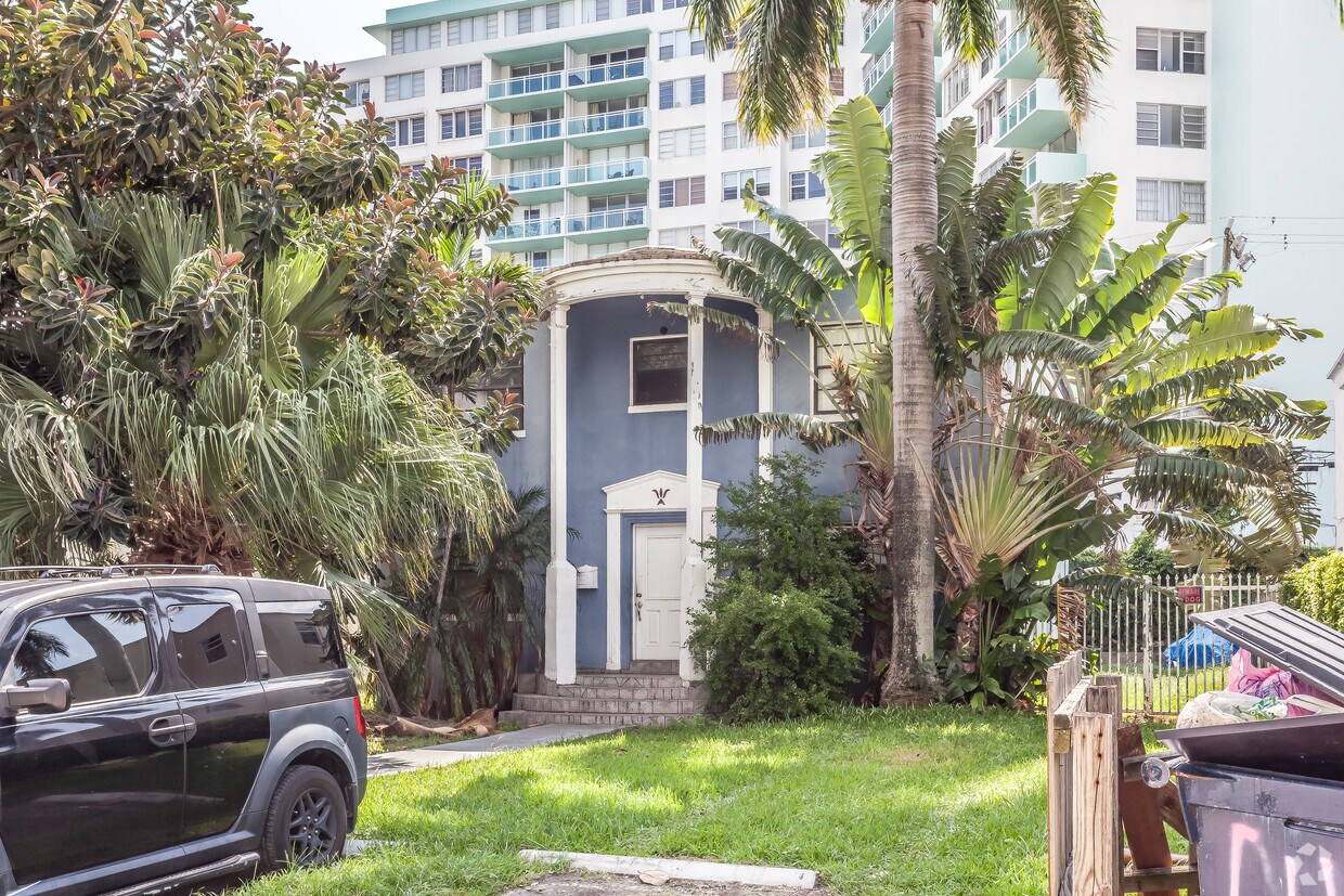 Foto principal - 620 NE 34th St