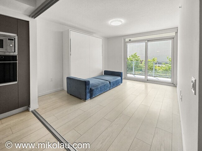 Photo du bâtiment - 180 E 2nd Ave