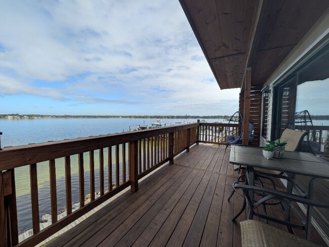 Foto del edificio - 810 Eglin Pkwy NE