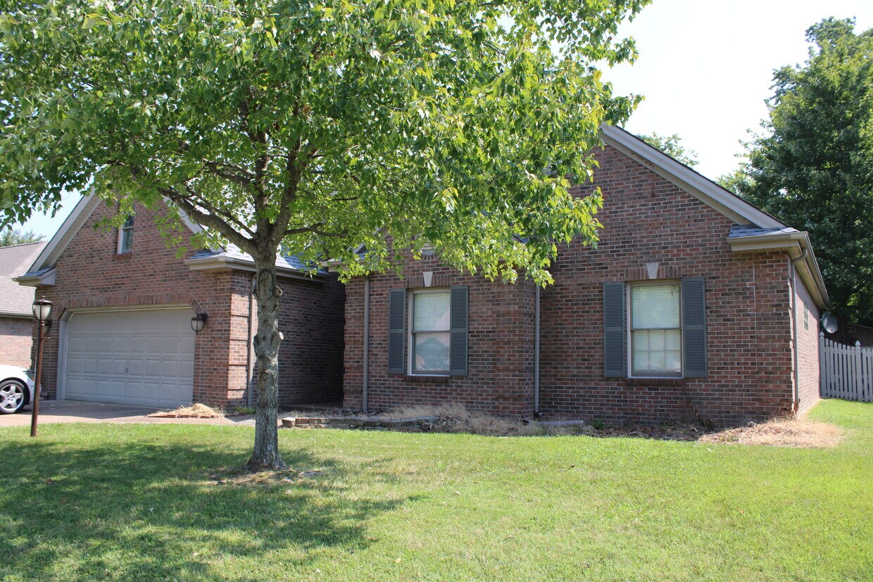 Primary Photo - 2905 N Stockwell Rd