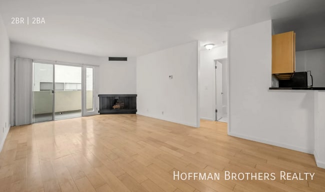 Building Photo - 1033 3rd St