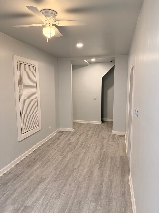 Foto del edificio - 14305 Irving Ave